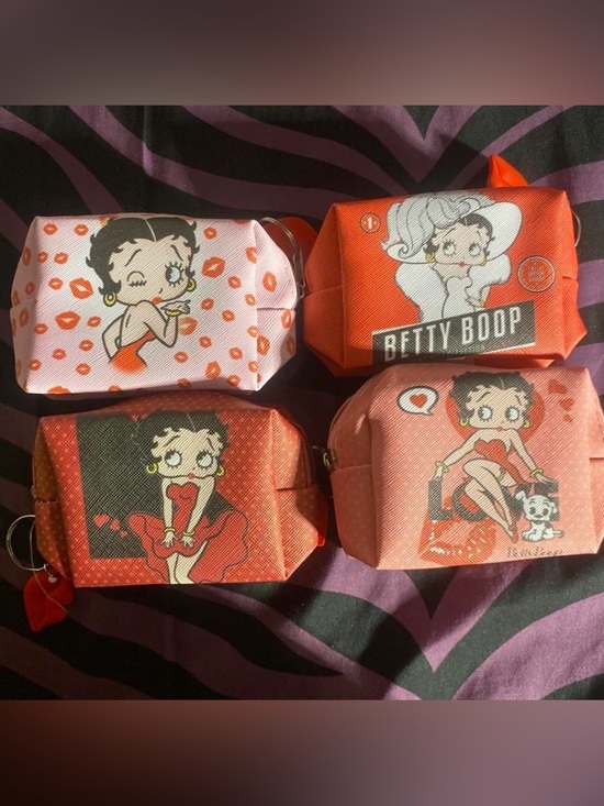 Betty Boop Handbags - Betty Boop Red Cosmetic Pouch - Cartoon Zip Makeup Bag